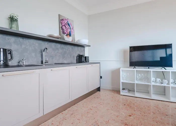 Palazzo 38 *